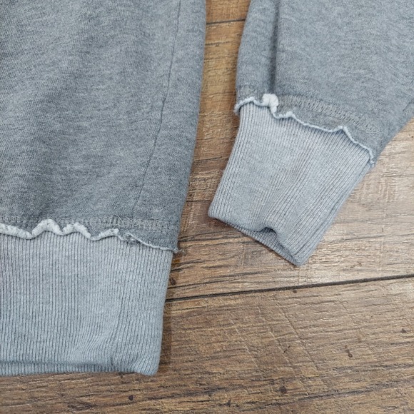 Hufflepuff Gray Pullover Sweatshirt Adult XS Wizarding World Of Harry Potter - Picture 9 of 10